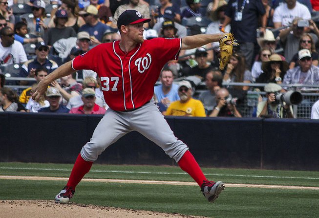 Stephen Strasburg pitching for the Nationals