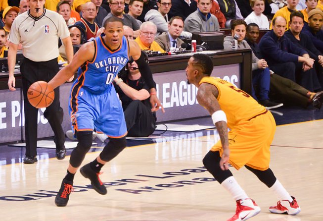 russell_westbrook_dribbling_vs_cavs