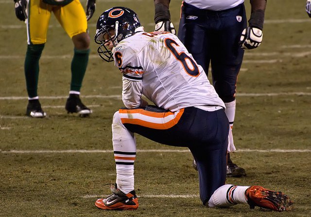 Cutler injured on a knee