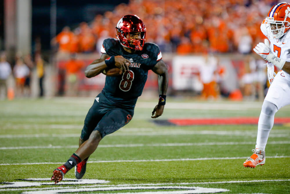 Lamar Jackson escaping the pocket