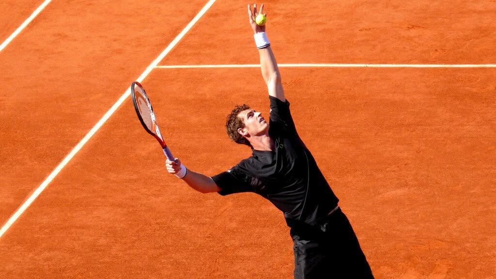 Andy Murray serves, Roland Garros