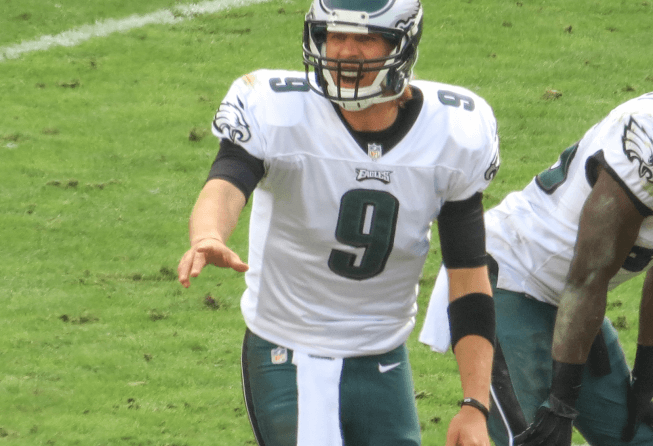 Eagles QB Nick Foles adjusting the play pre-snap.