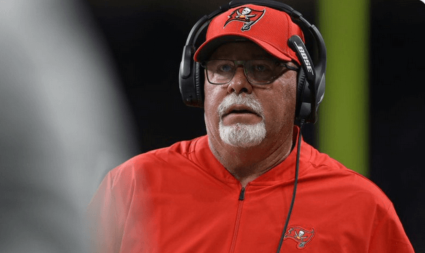 Buccaneers head coach Bruce Arians on the sidelines